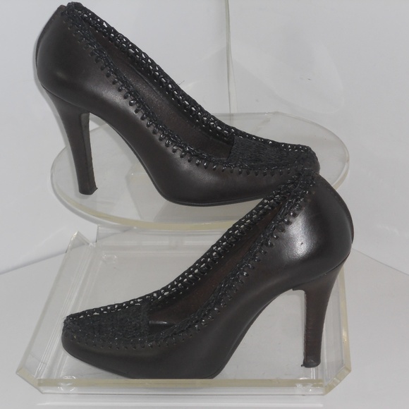 BURBERRY CLASSIC VINTAGE PUMPS SIZE (39) 9M - Picture 2 of 8